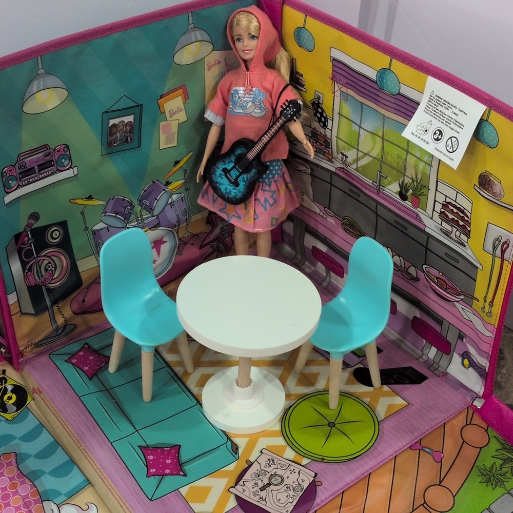 Malibu Barbie Swimming Action Doll And Barbie Organizing Cube - Picture 11 of 15